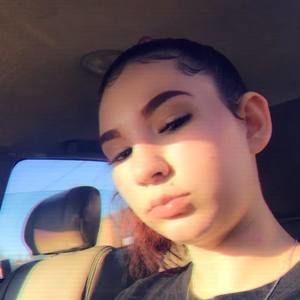 Meet your Posher, Monica